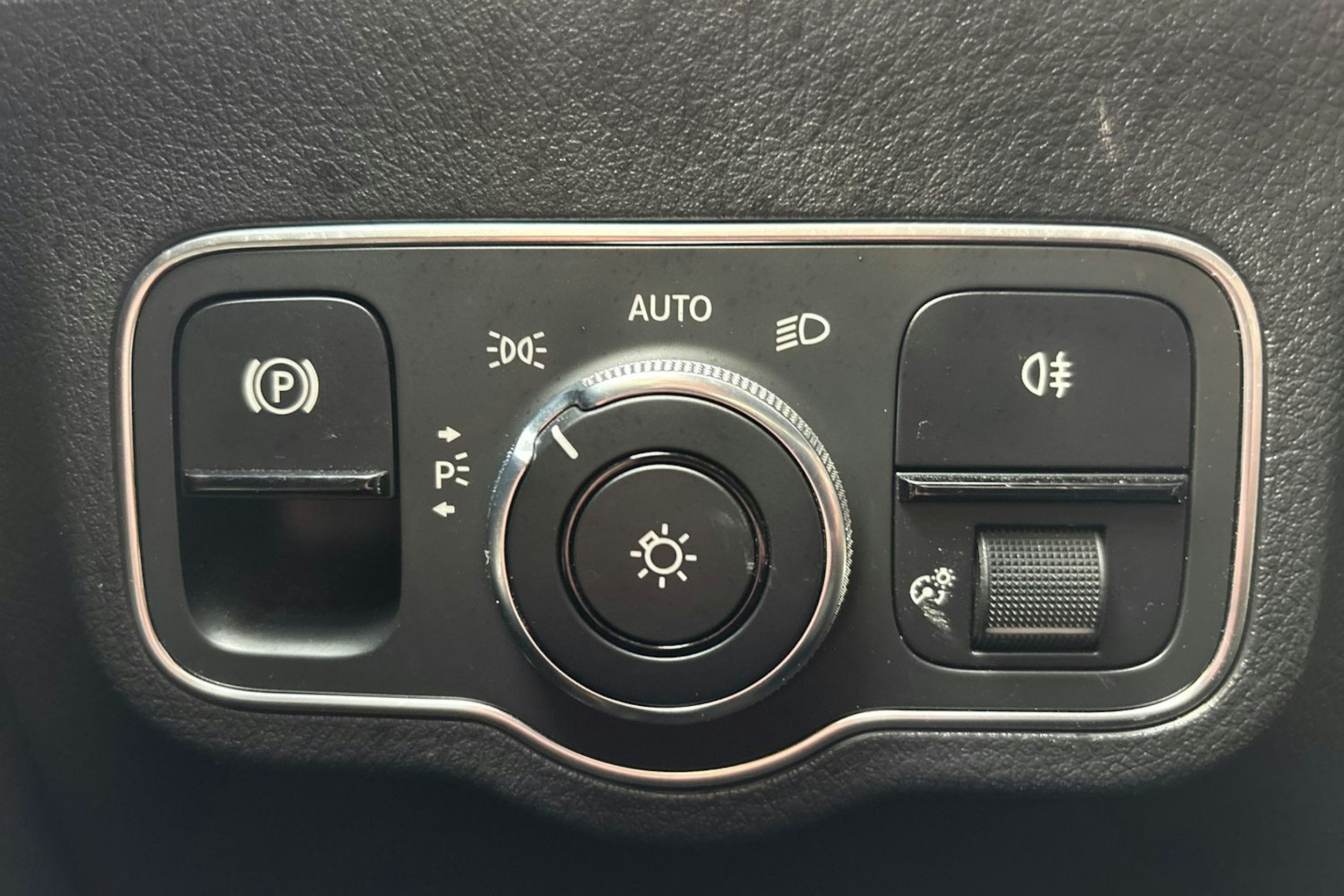 harmaa Mercedes-Benz B 2019 kuva 20.