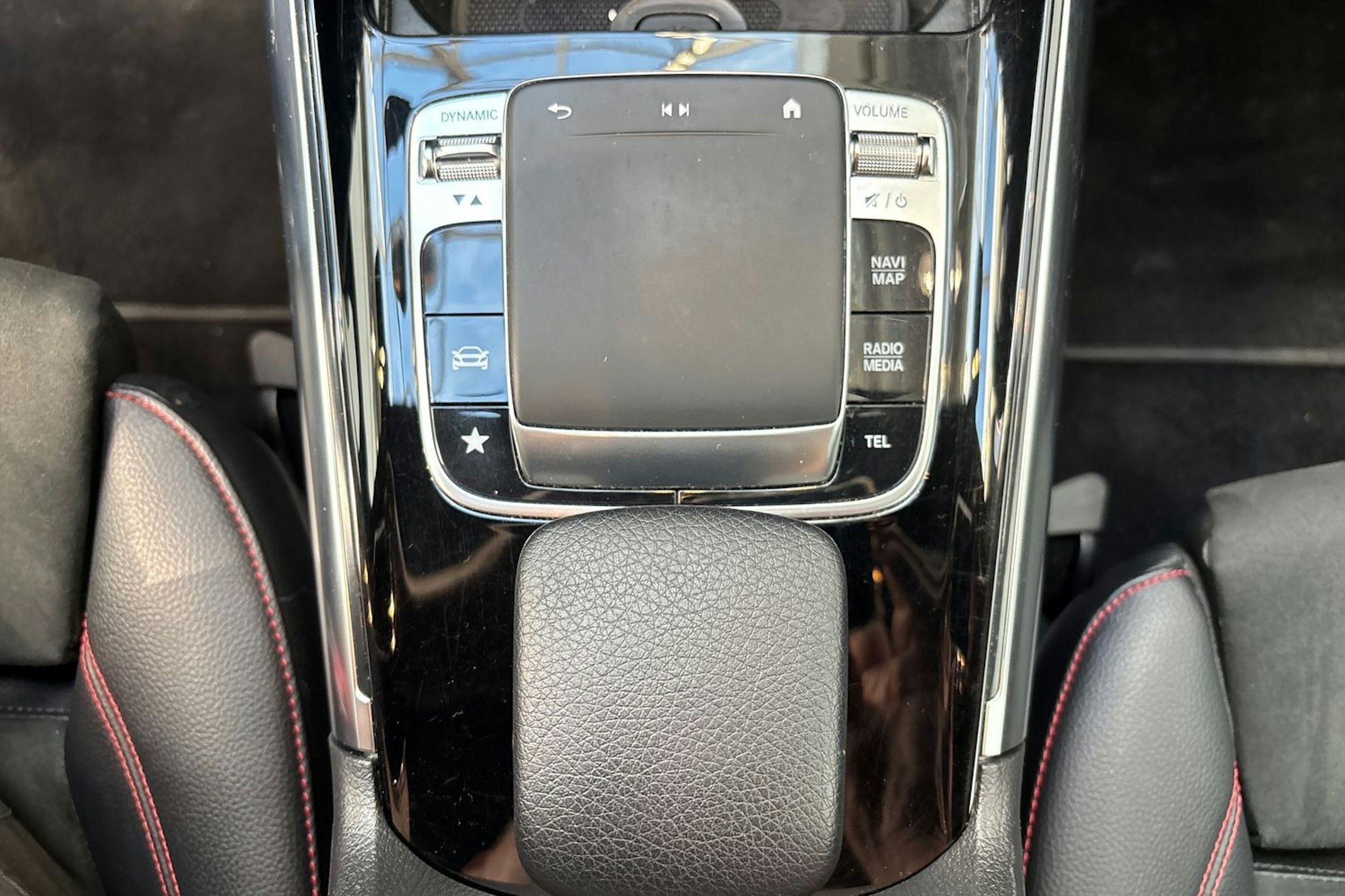 harmaa Mercedes-Benz B 2019 kuva 26.
