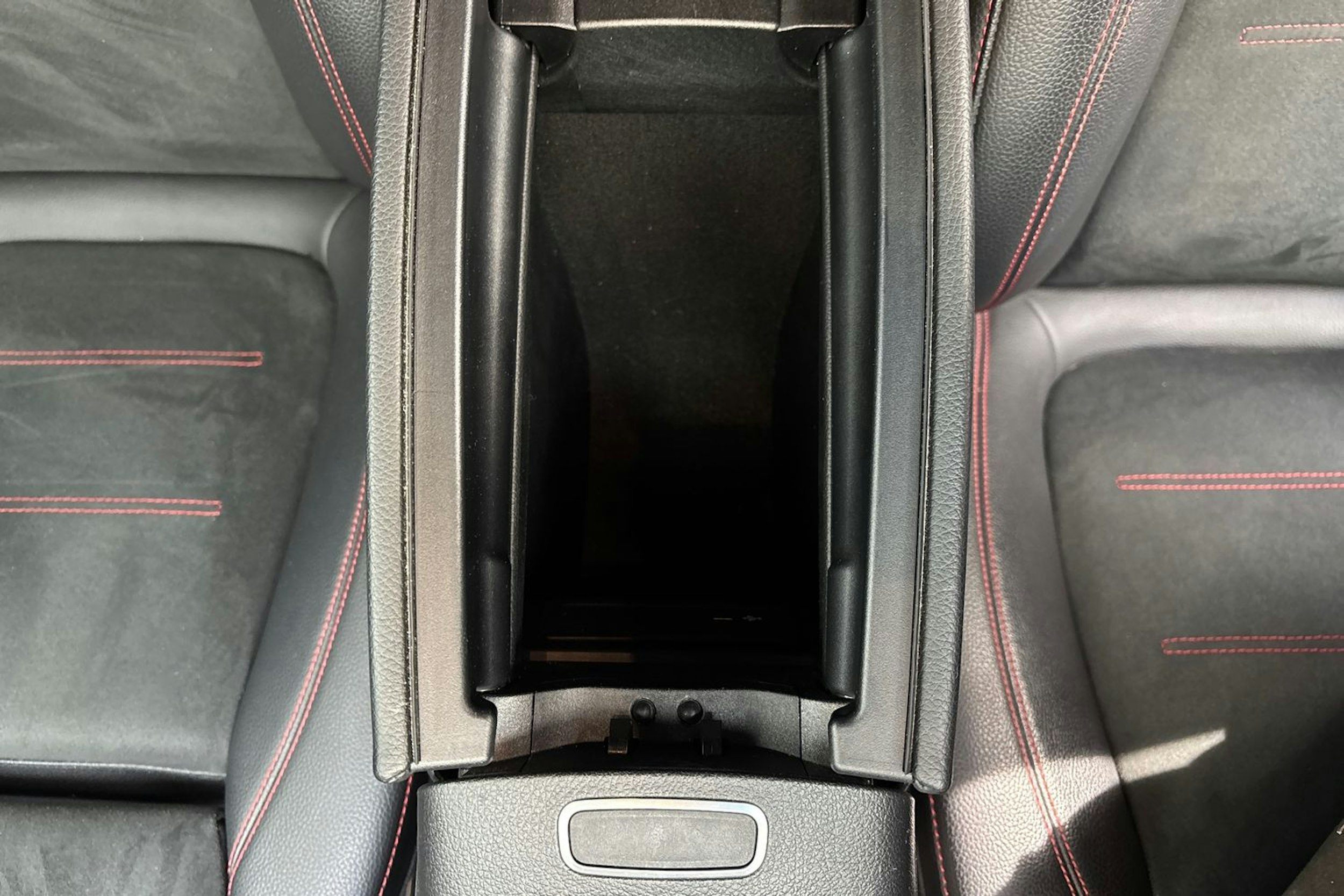 harmaa Mercedes-Benz B 2019 kuva 27.