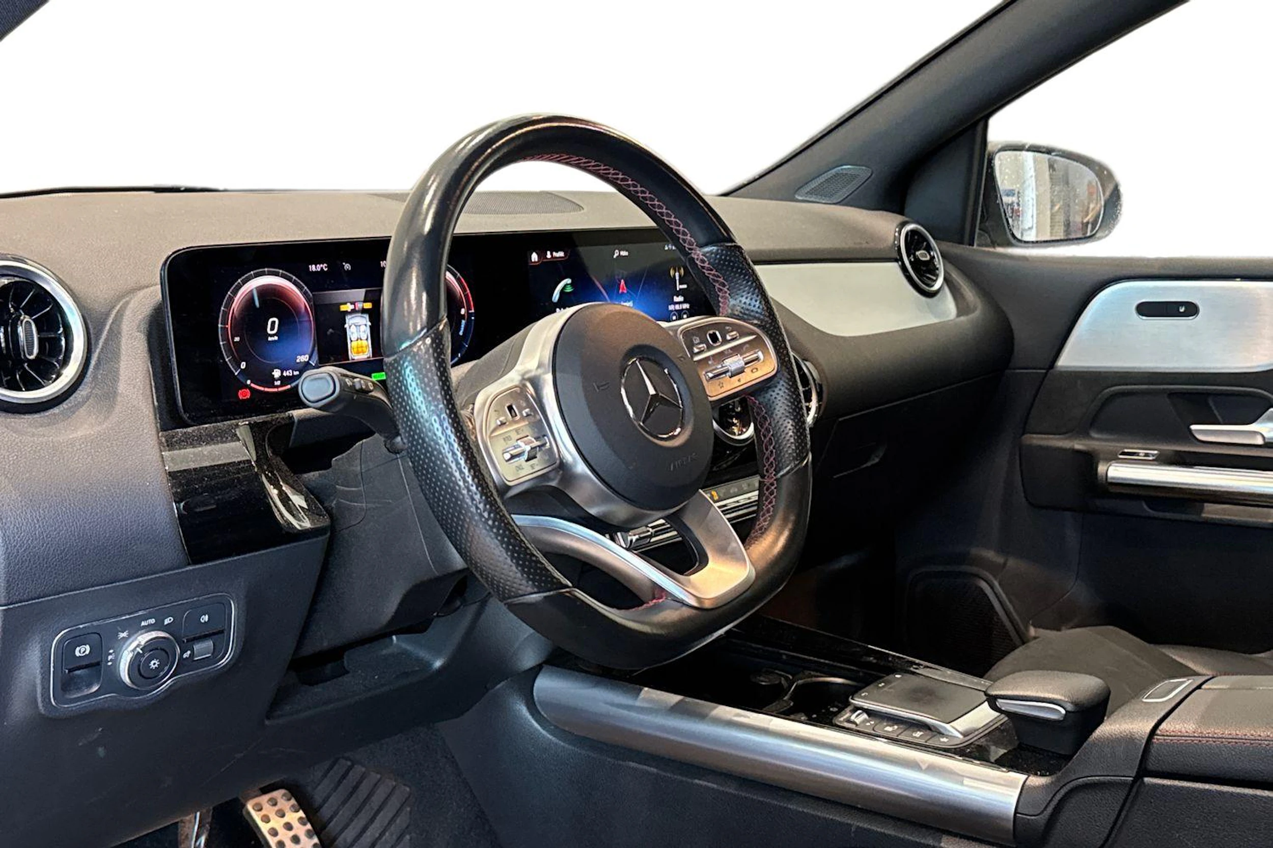 musta Mercedes-Benz B 2021 kuva 3.