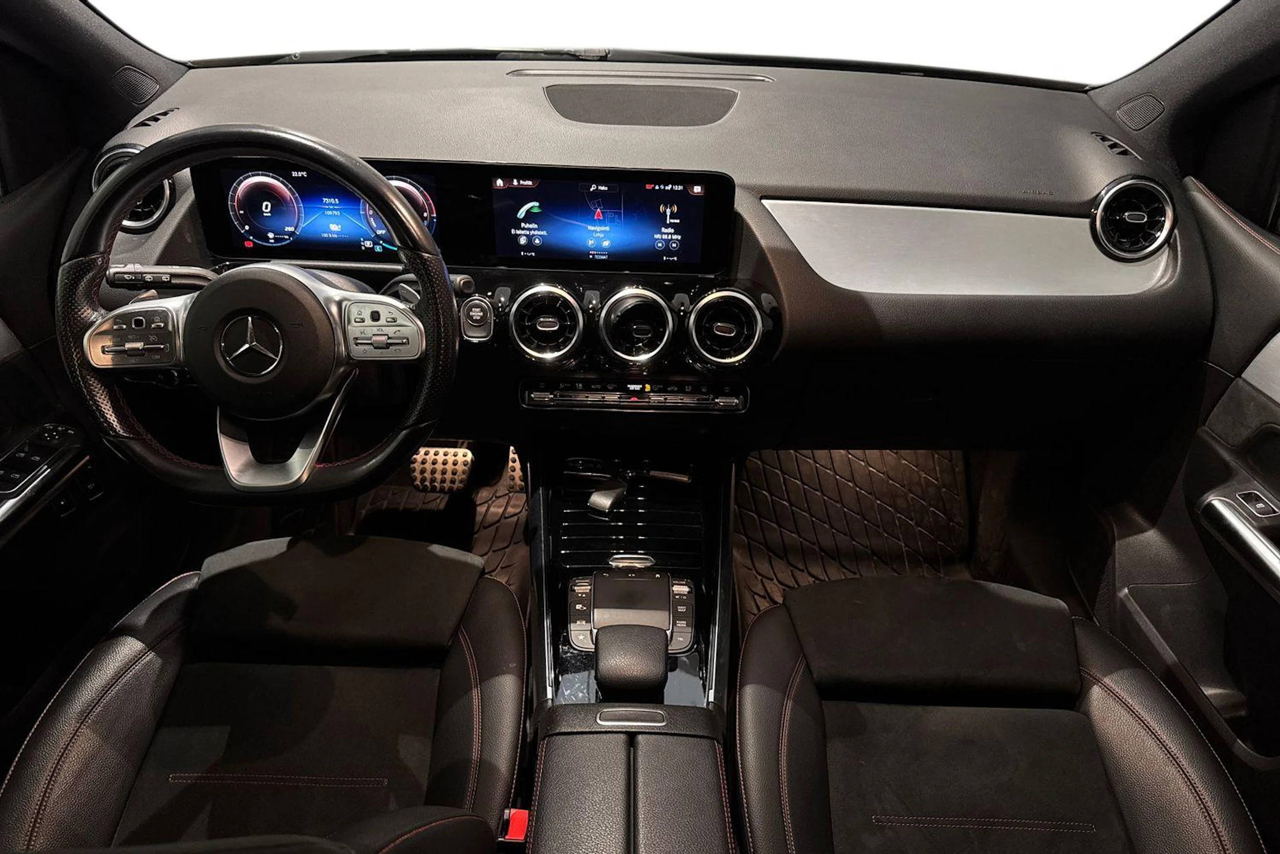 musta Mercedes-Benz B 2021 kuva 7.