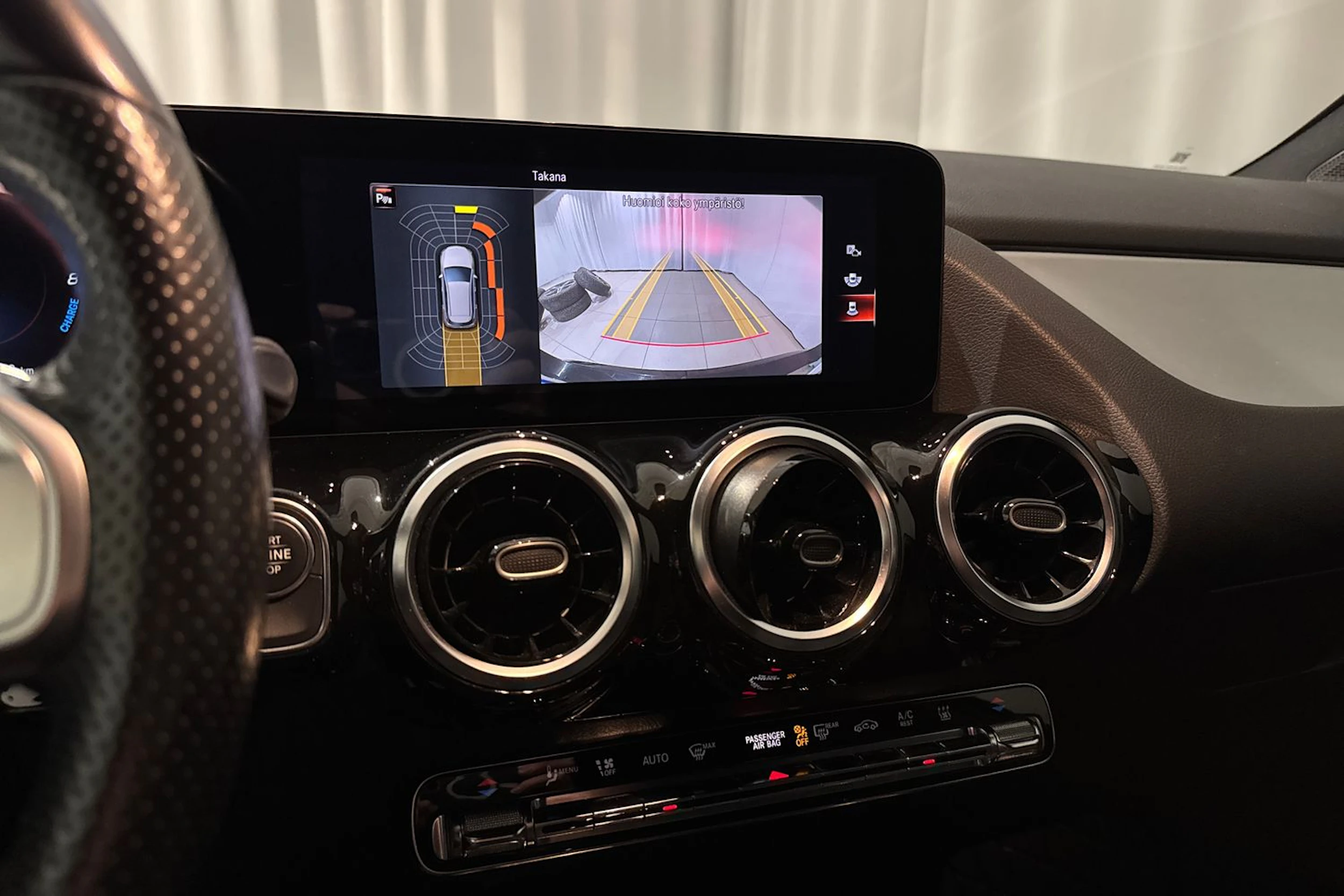 musta Mercedes-Benz B 2021 kuva 17.