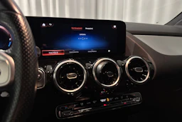 musta Mercedes-Benz B 2021 kuva 18.