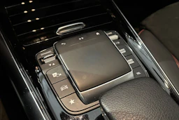 musta Mercedes-Benz B 2021 kuva 22.
