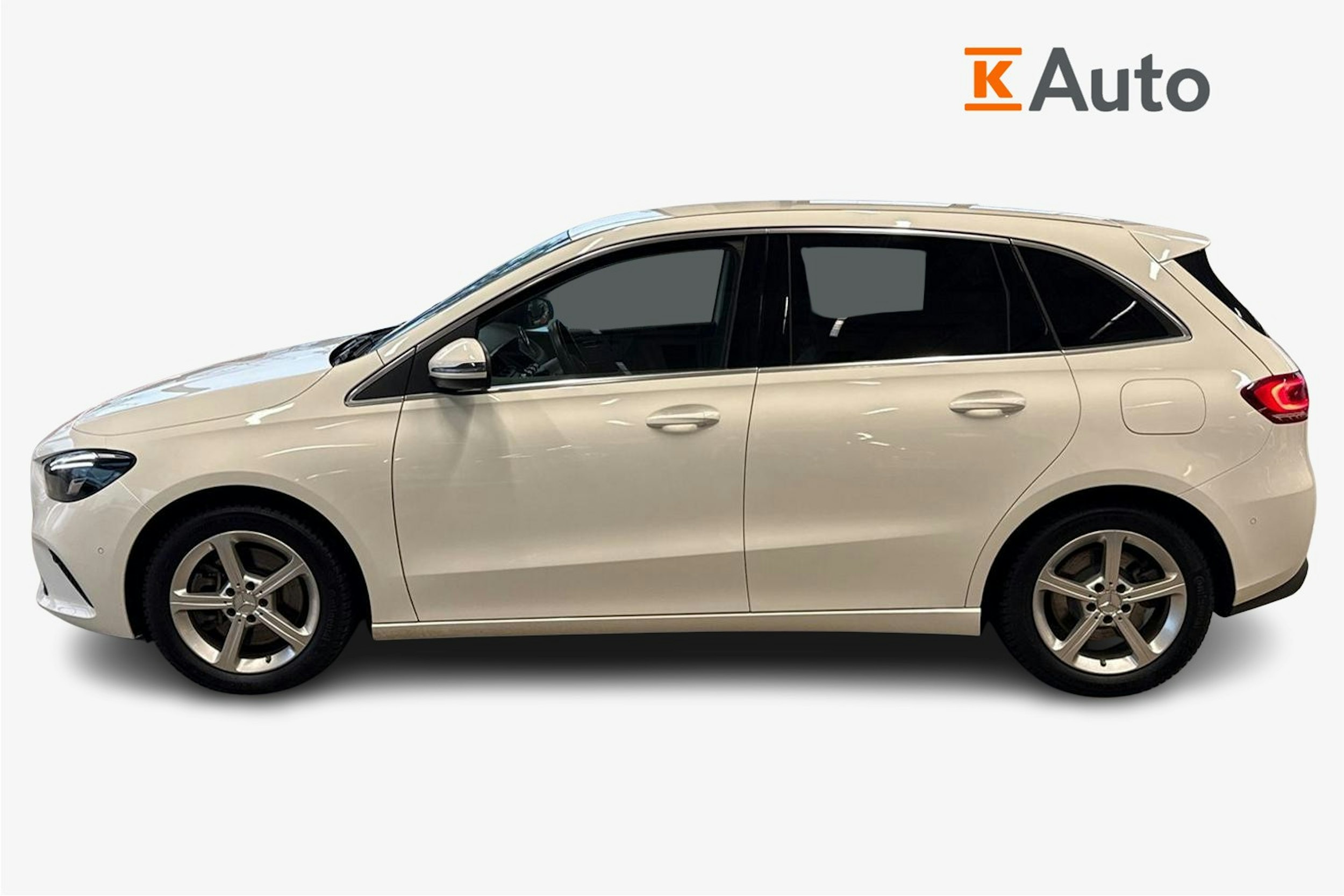 Valkoinen Mercedes-Benz B 2022 kuva 6.