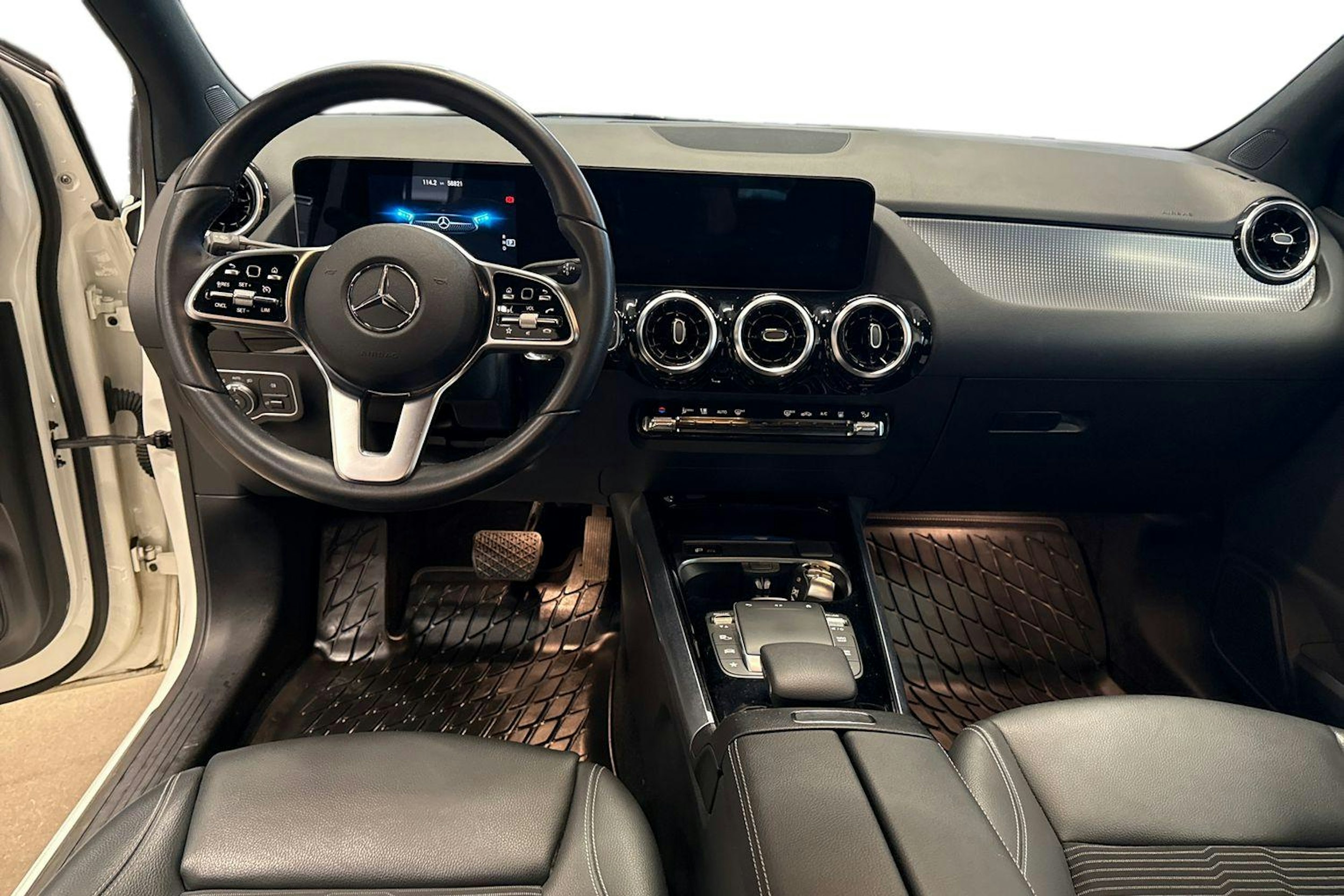 Valkoinen Mercedes-Benz B 2022 kuva 9.