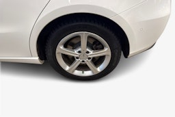 Valkoinen Mercedes-Benz B 2022 kuva 11.