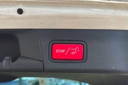 Valkoinen Mercedes-Benz B 2022 kuva 14.