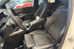 Valkoinen Mercedes-Benz B 2022 kuva 20.