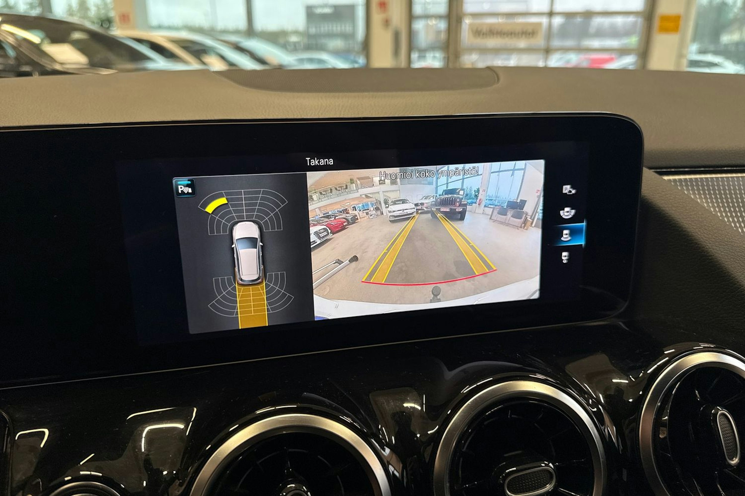 Valkoinen Mercedes-Benz B 2022 kuva 21.