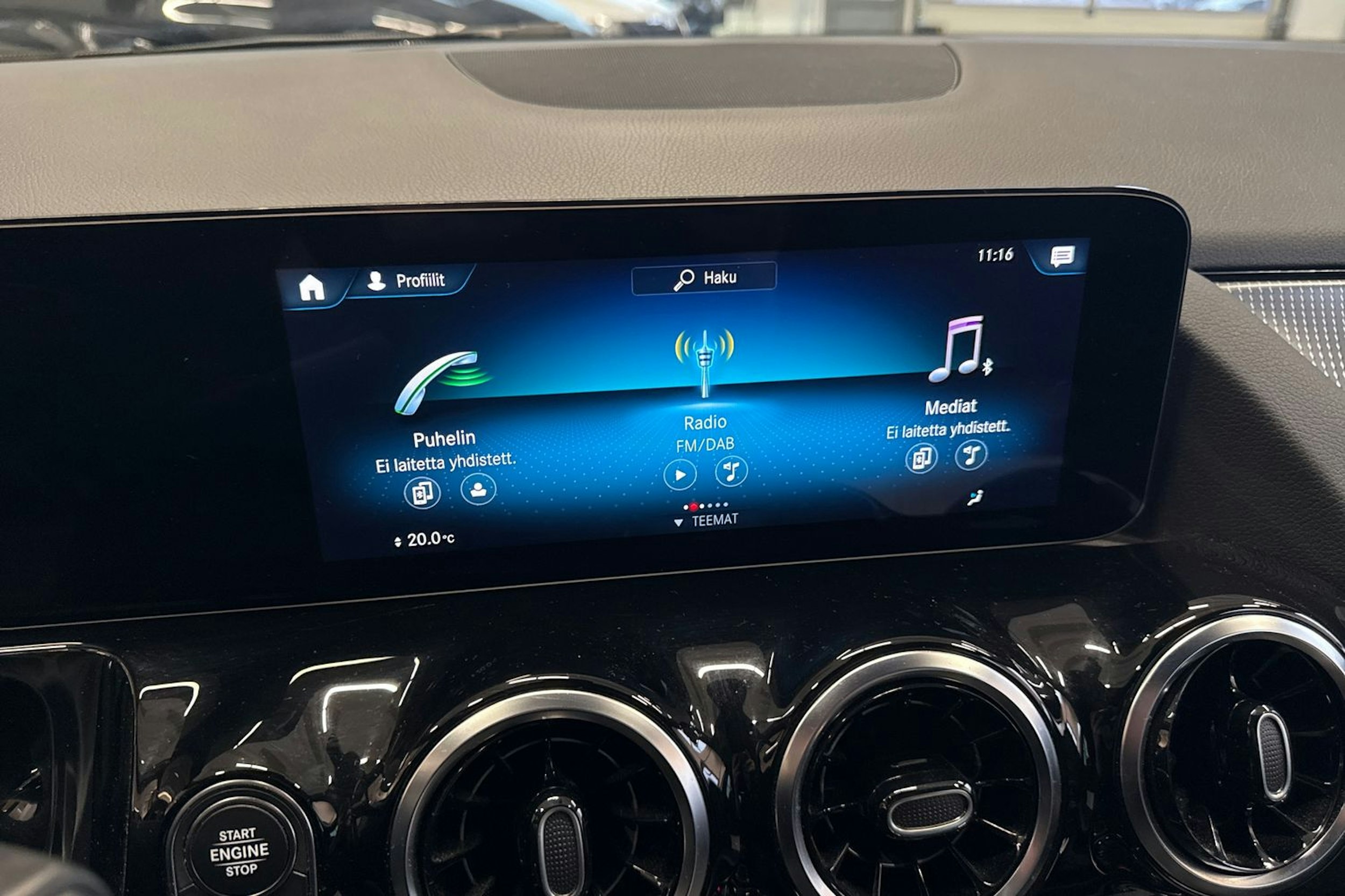 Valkoinen Mercedes-Benz B 2022 kuva 23.