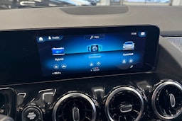 Valkoinen Mercedes-Benz B 2022 kuva 24.