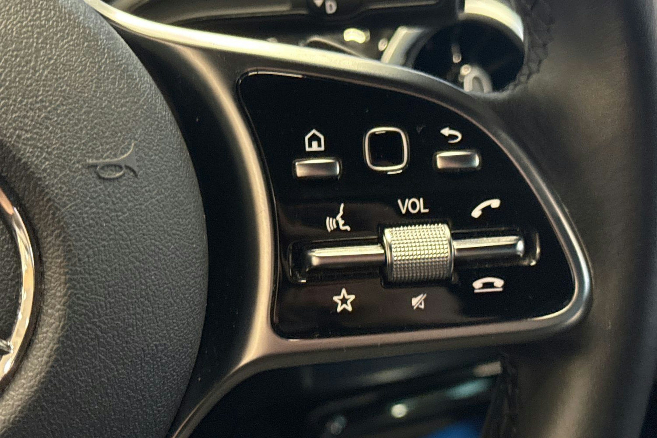 Valkoinen Mercedes-Benz B 2022 kuva 26.