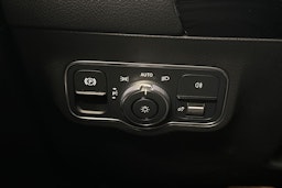 Valkoinen Mercedes-Benz B 2022 kuva 27.