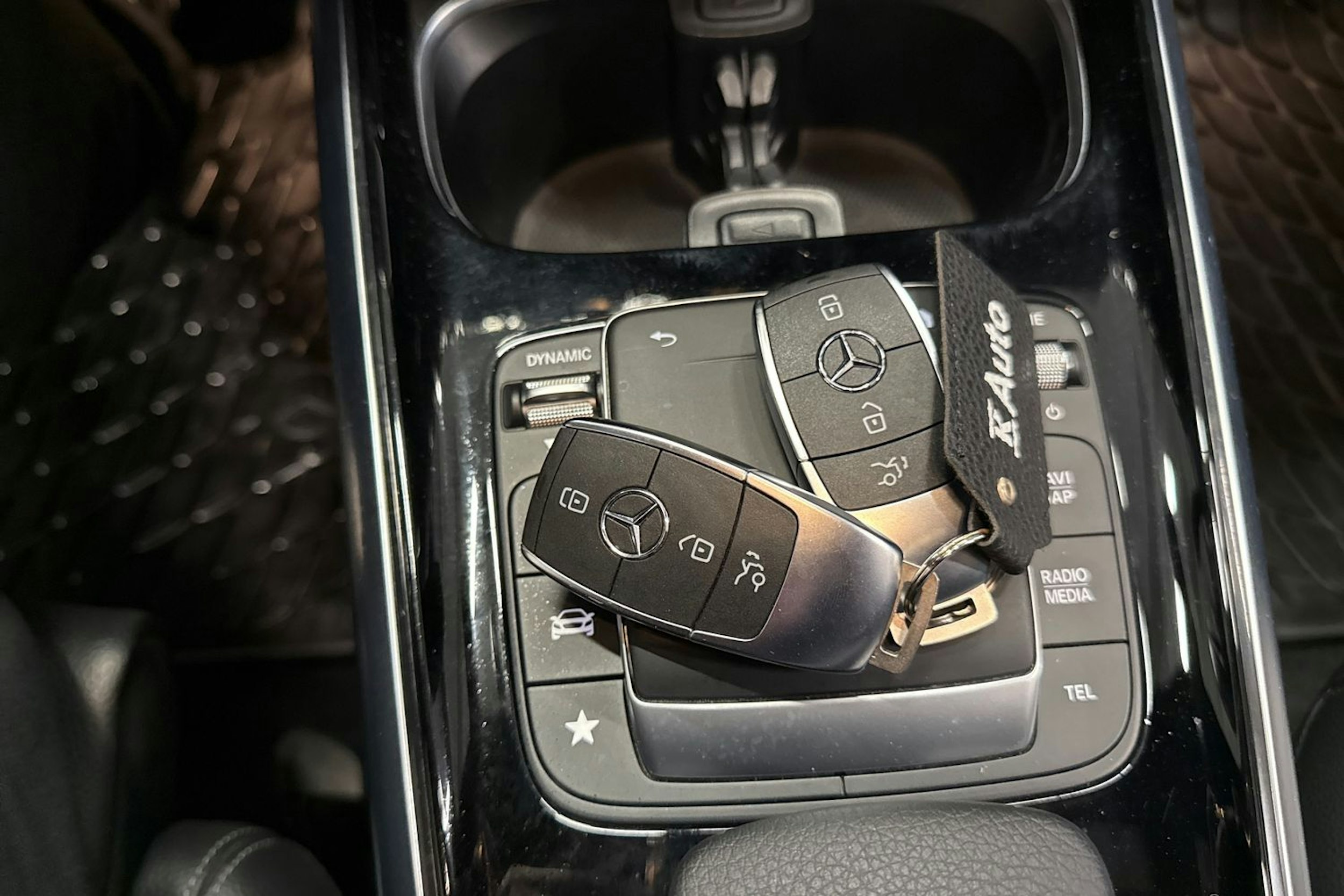 Valkoinen Mercedes-Benz B 2022 kuva 32.