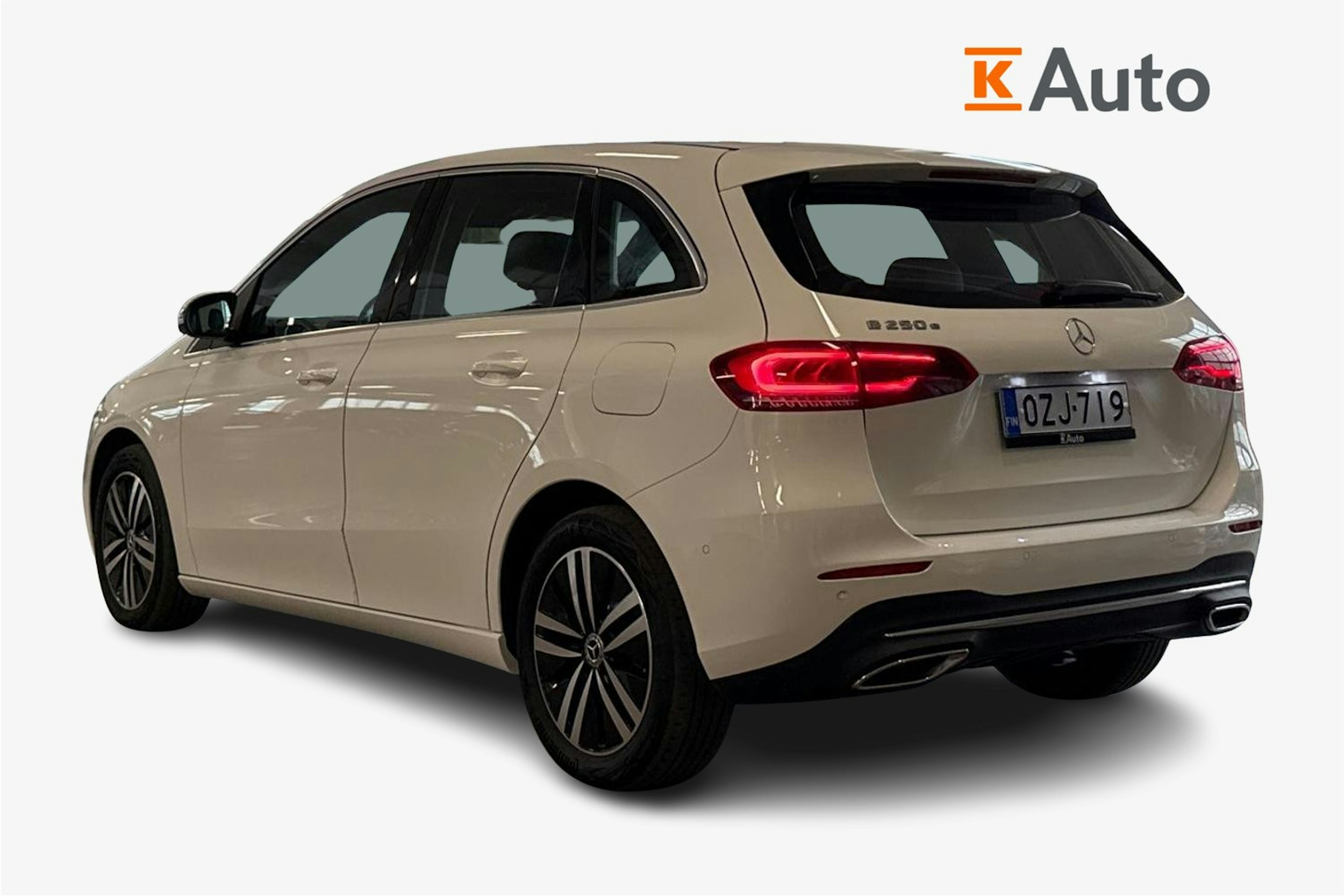 valkoinen Mercedes-Benz B 2022 kuva 2.