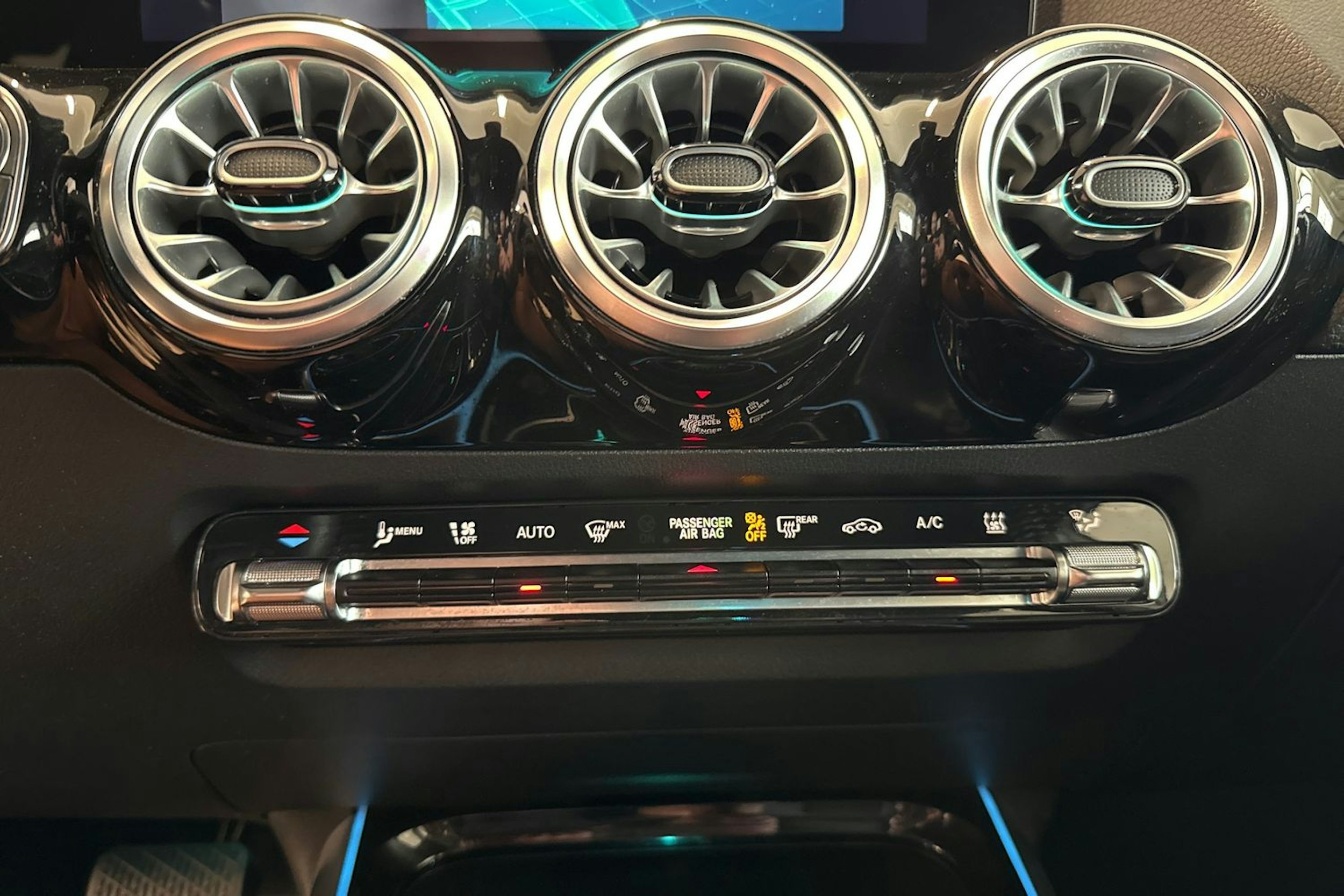 valkoinen Mercedes-Benz B 2022 kuva 23.
