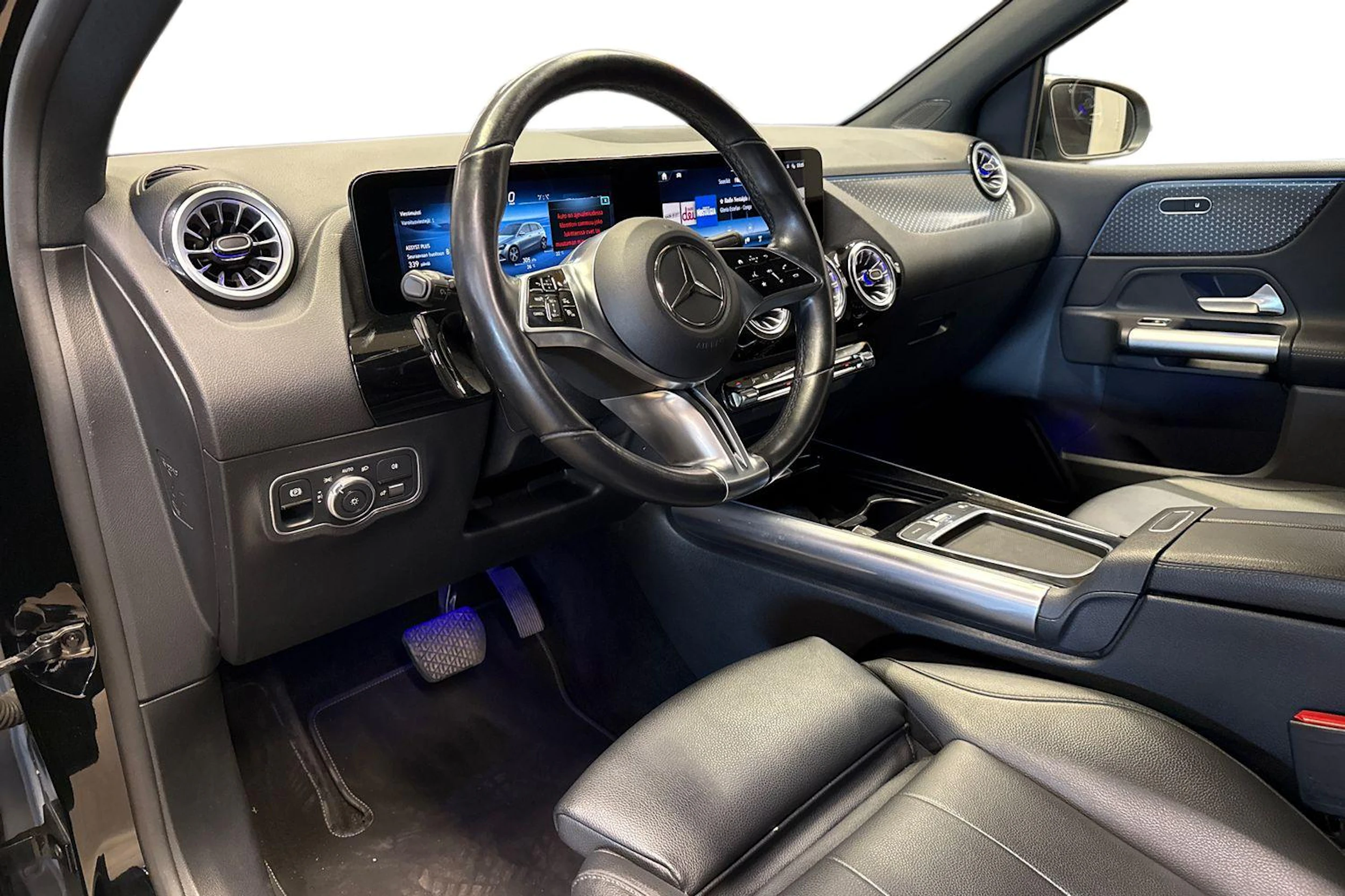 musta Mercedes-Benz B 2023 kuva 6.