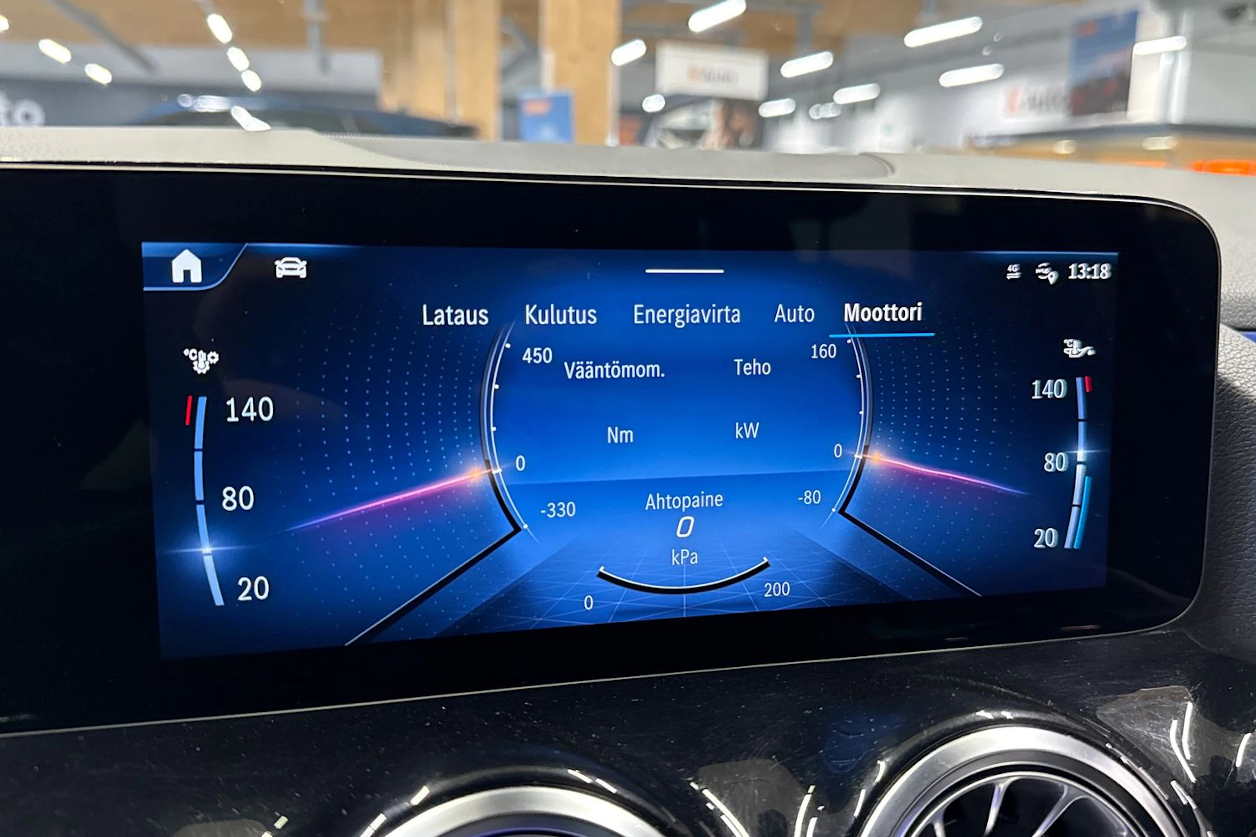 musta Mercedes-Benz B 2023 kuva 22.