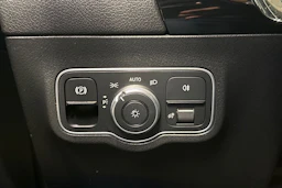 musta Mercedes-Benz B 2023 kuva 29.