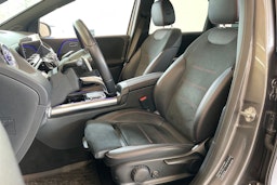 harmaa Mercedes-Benz B 2023 kuva 24.