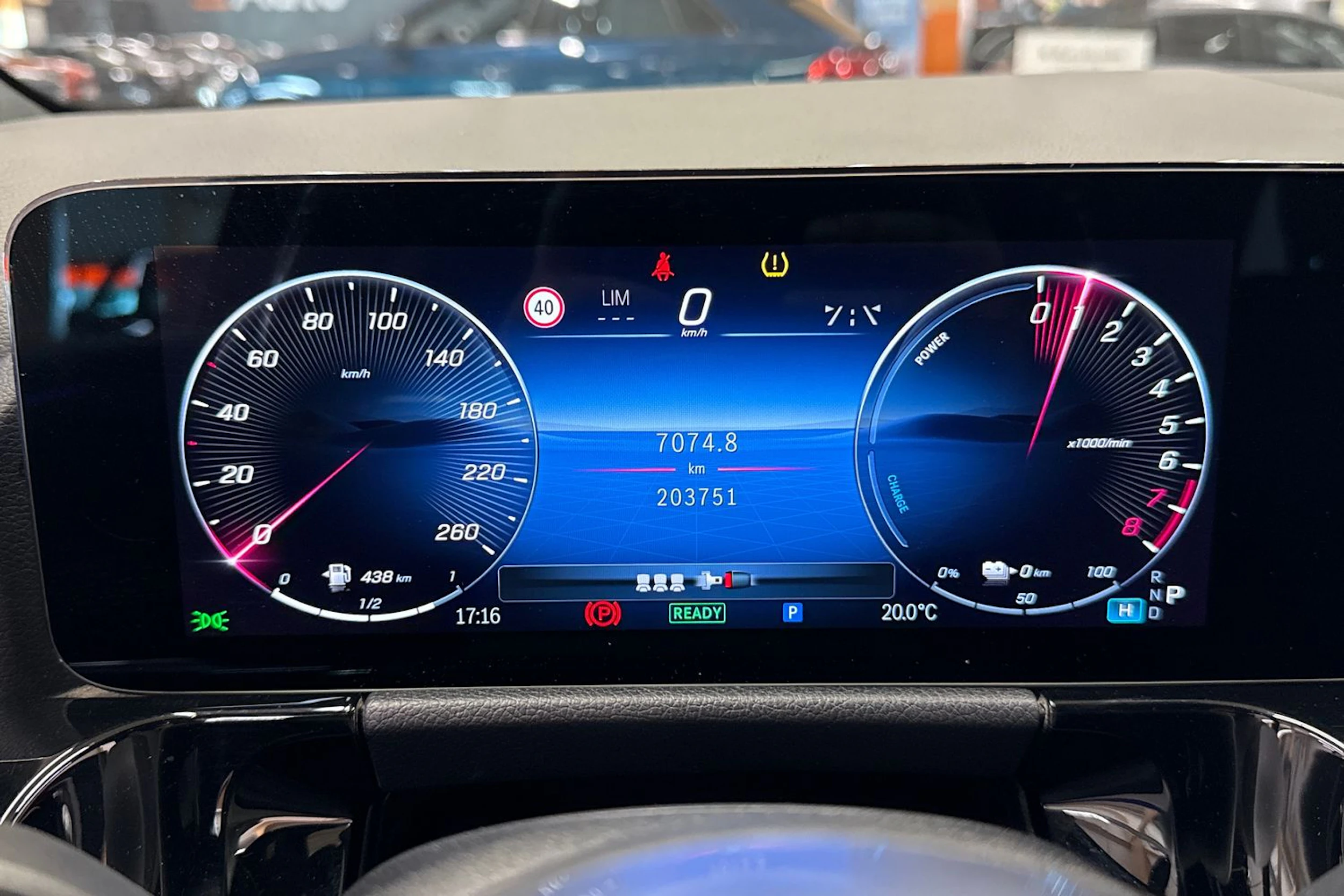 musta Mercedes-Benz B 2023 kuva 16.