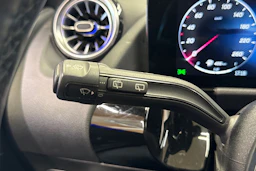 musta Mercedes-Benz B 2023 kuva 26.