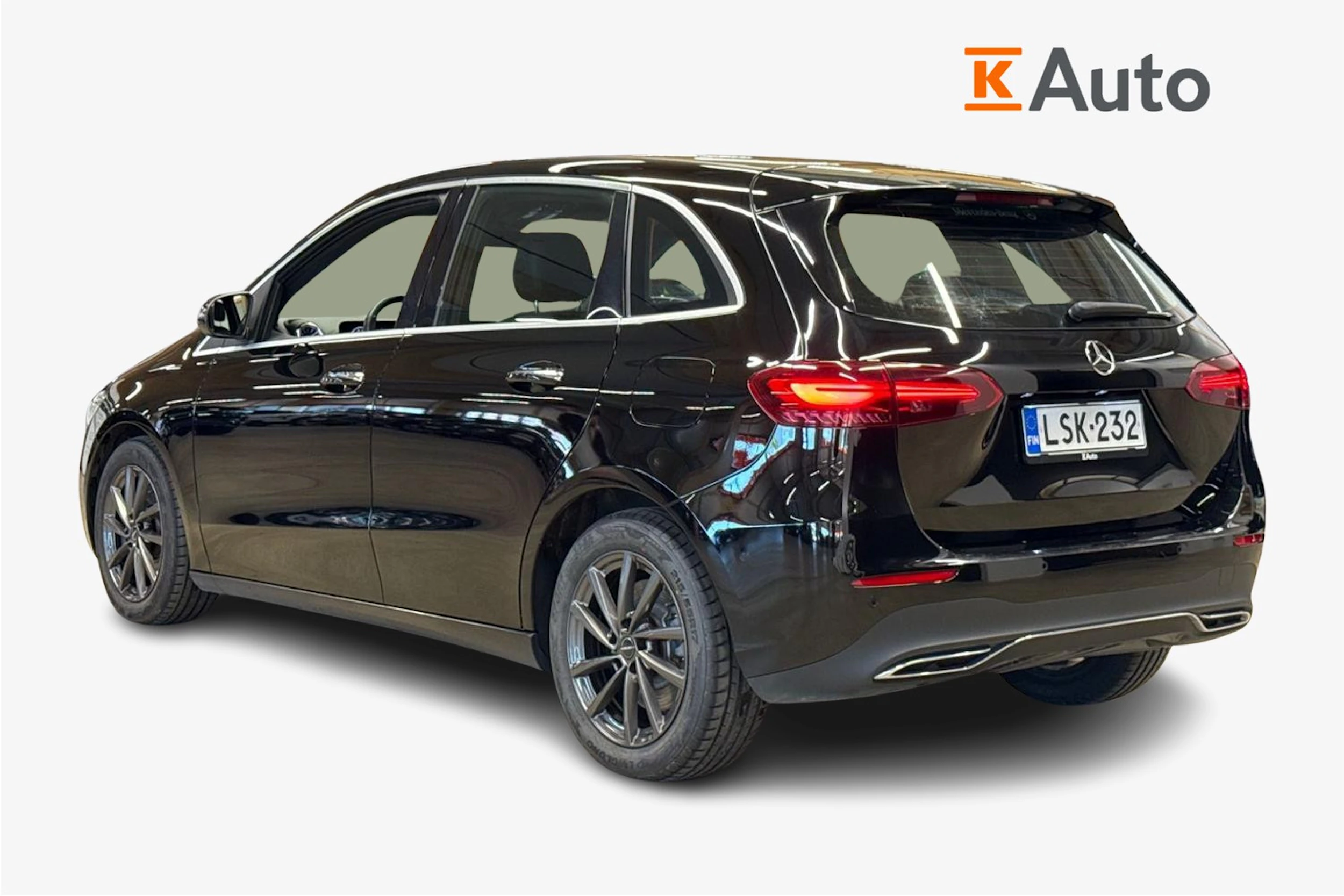 musta Mercedes-Benz B 2023 kuva 2.