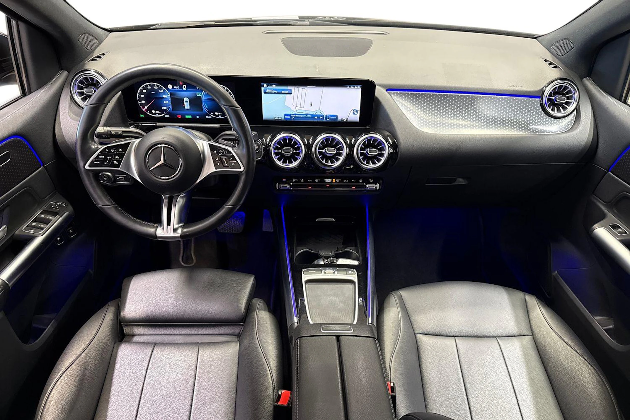 musta Mercedes-Benz B 2023 kuva 7.