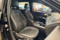 musta Mercedes-Benz B 2023 kuva 11.