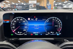 musta Mercedes-Benz B 2023 kuva 13.