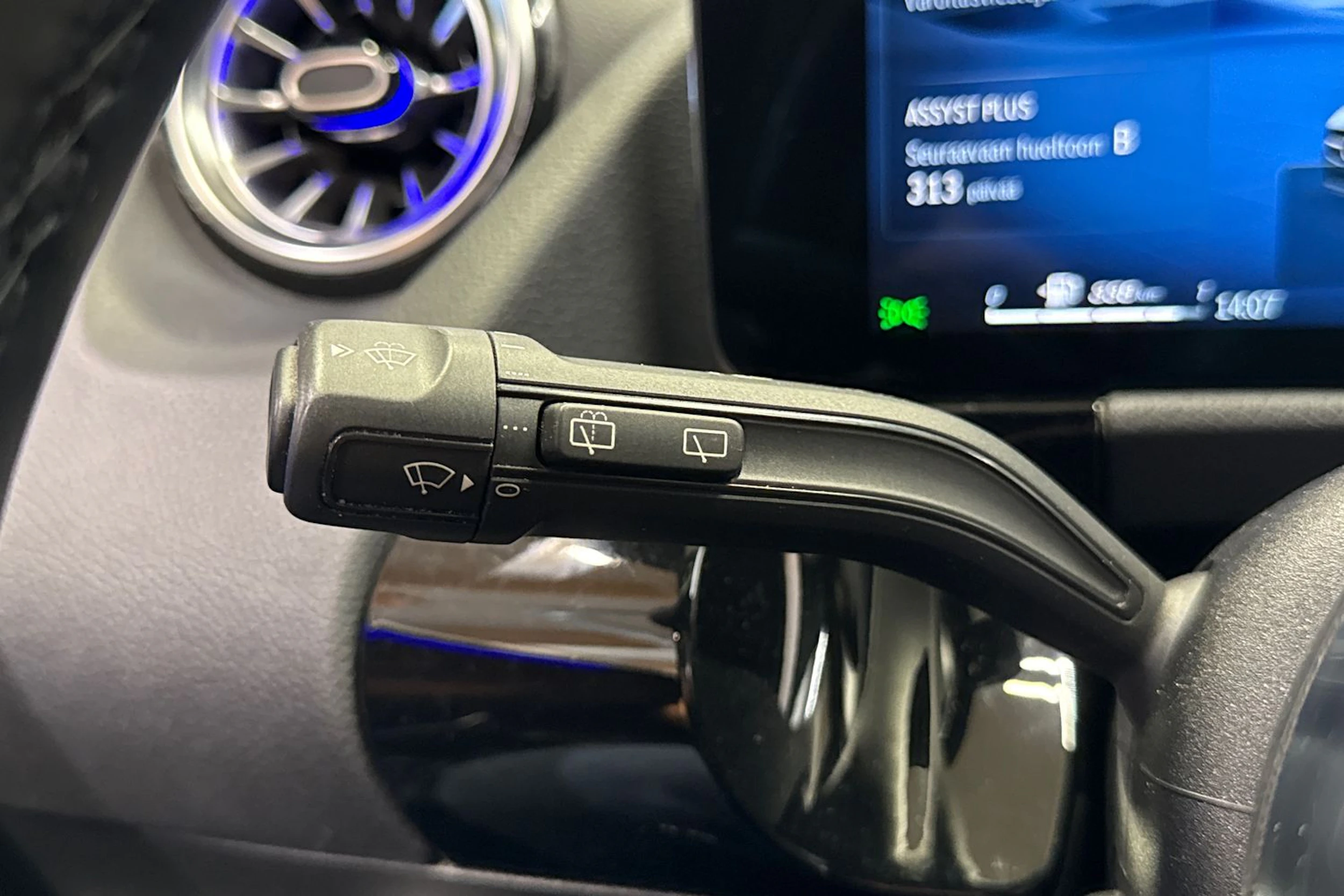 musta Mercedes-Benz B 2023 kuva 25.