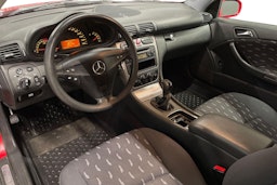Punainen Mercedes-Benz C 2002 kuva 6.