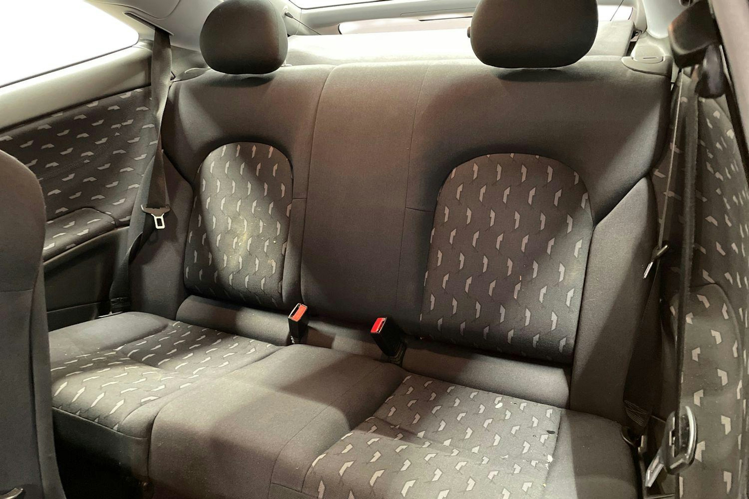 Punainen Mercedes-Benz C 2002 kuva 8.