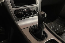 Punainen Mercedes-Benz C 2002 kuva 13.