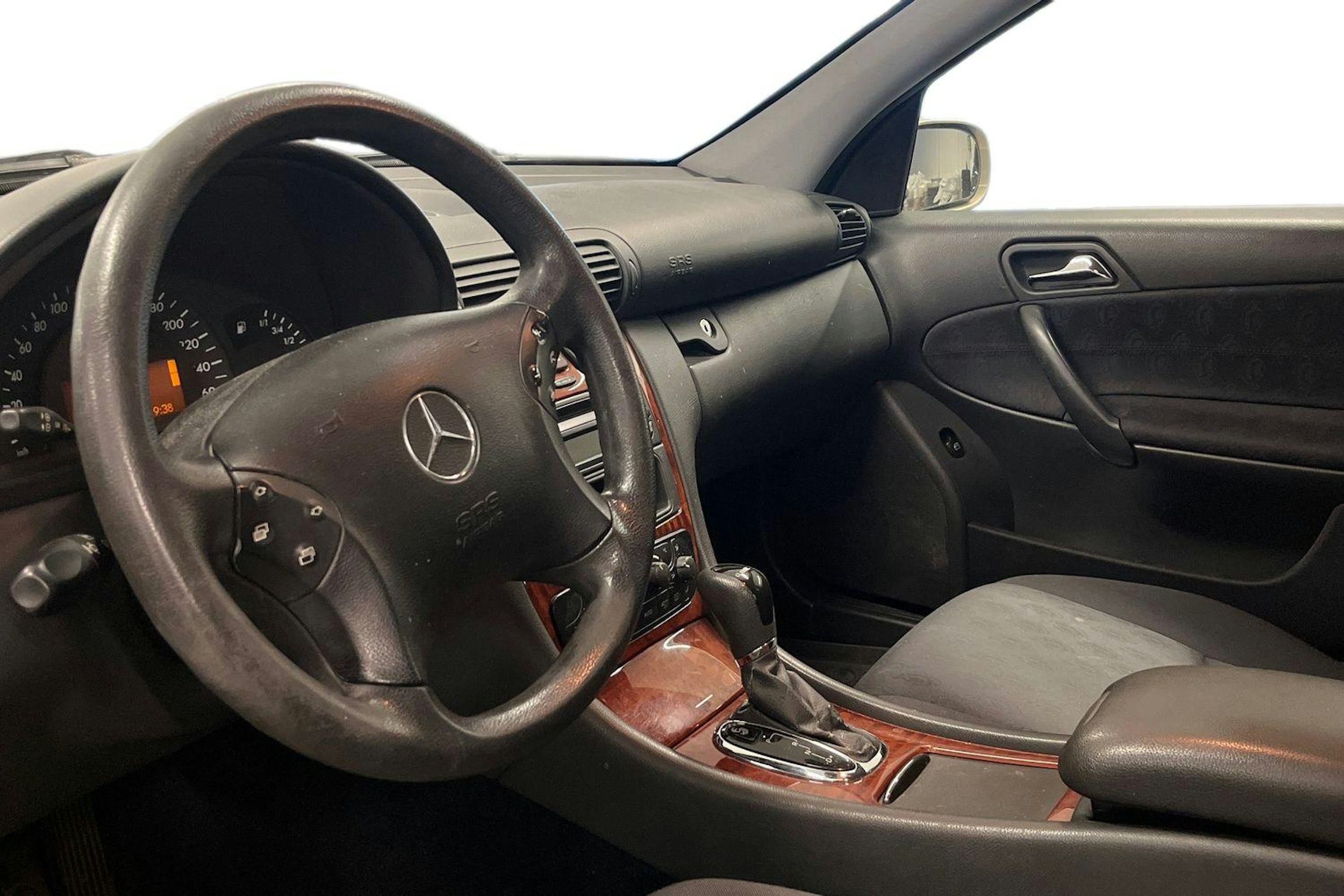 Harmaa Mercedes-Benz C 2003 kuva 6.