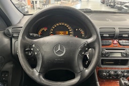 Harmaa Mercedes-Benz C 2003 kuva 15.