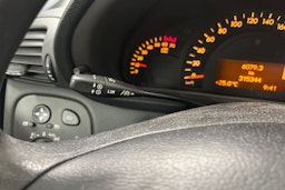 Harmaa Mercedes-Benz C 2003 kuva 19.
