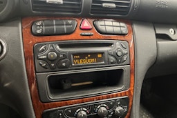 Harmaa Mercedes-Benz C 2003 kuva 21.