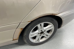 Harmaa Mercedes-Benz C 2003 kuva 25.