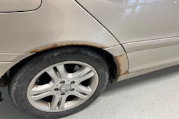 Harmaa Mercedes-Benz C 2003 kuva 27.