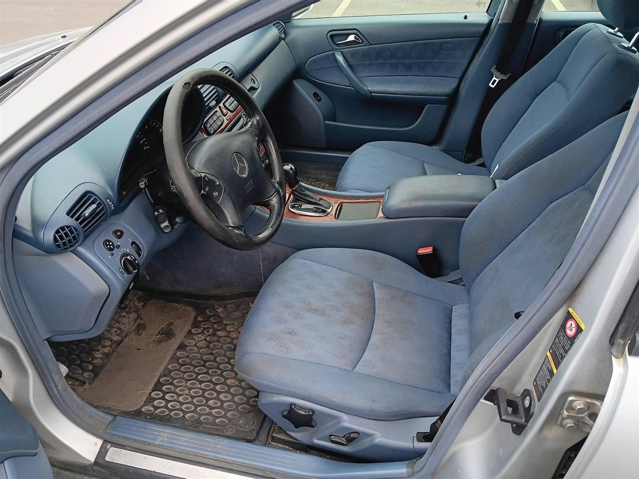 Harmaa Mercedes-Benz C 2004 kuva 6.