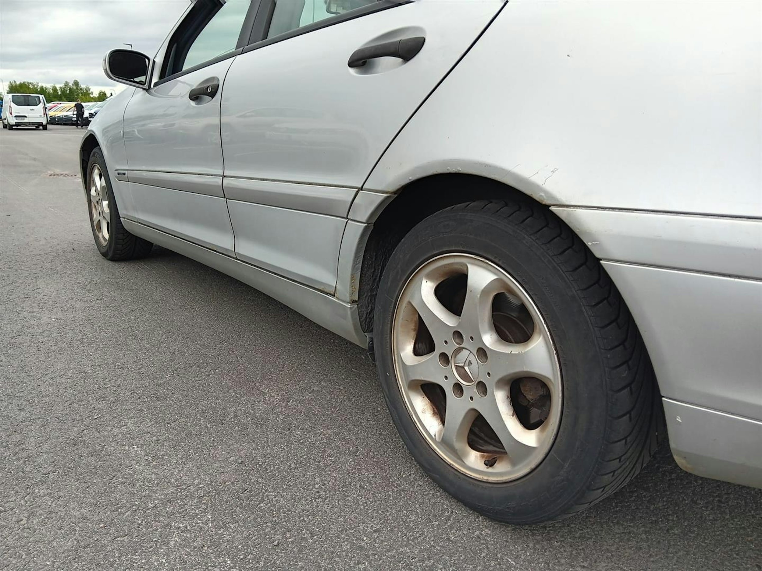 Harmaa Mercedes-Benz C 2004 kuva 8.