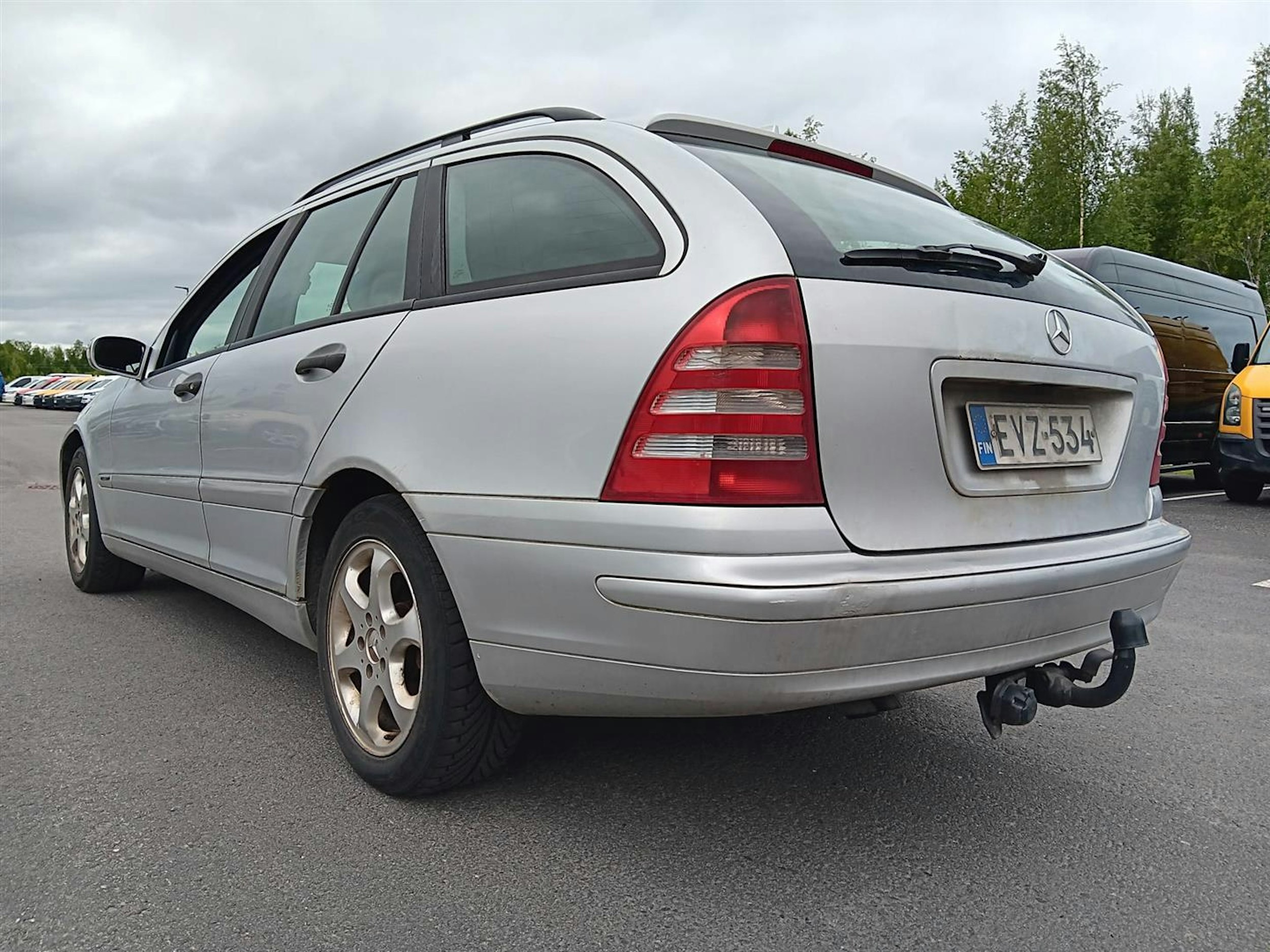 Harmaa Mercedes-Benz C 2004 kuva 16.