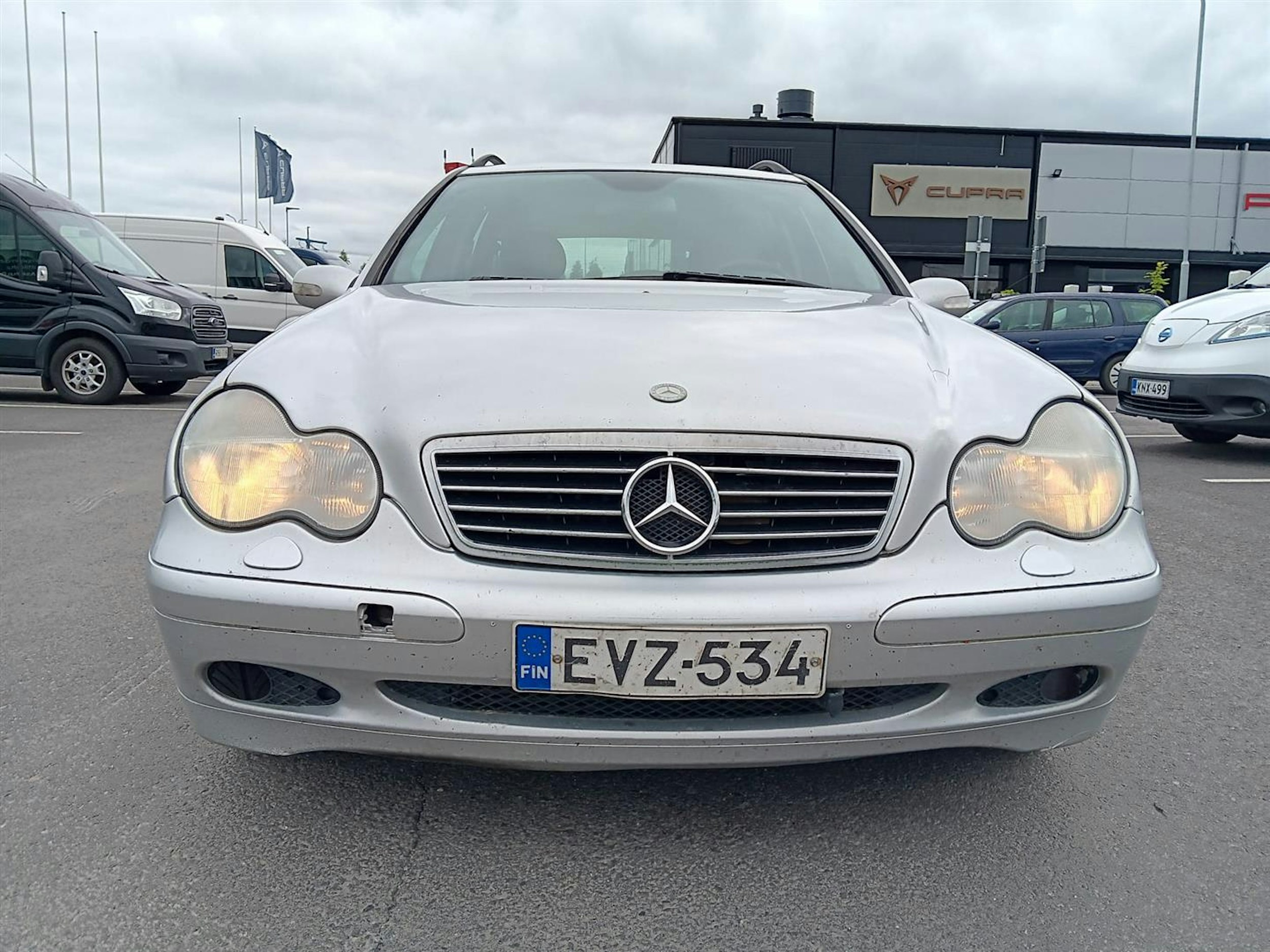 Harmaa Mercedes-Benz C 2004 kuva 20.