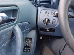 Harmaa Mercedes-Benz C 2004 kuva 32.