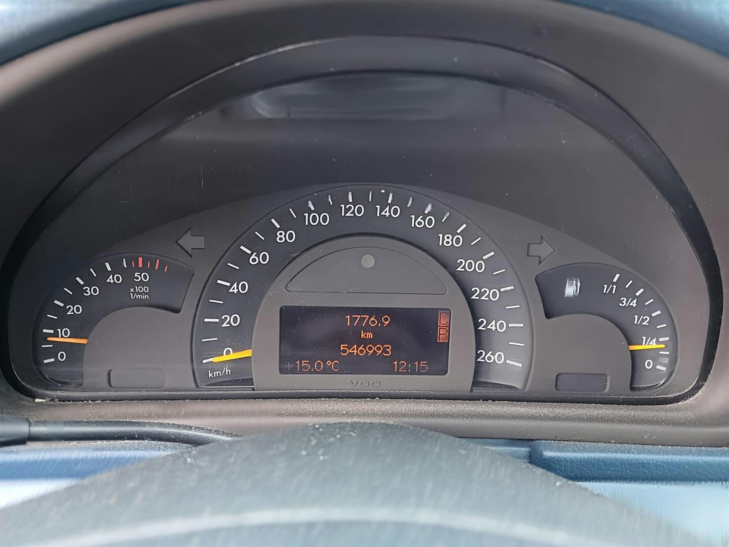 Harmaa Mercedes-Benz C 2004 kuva 35.