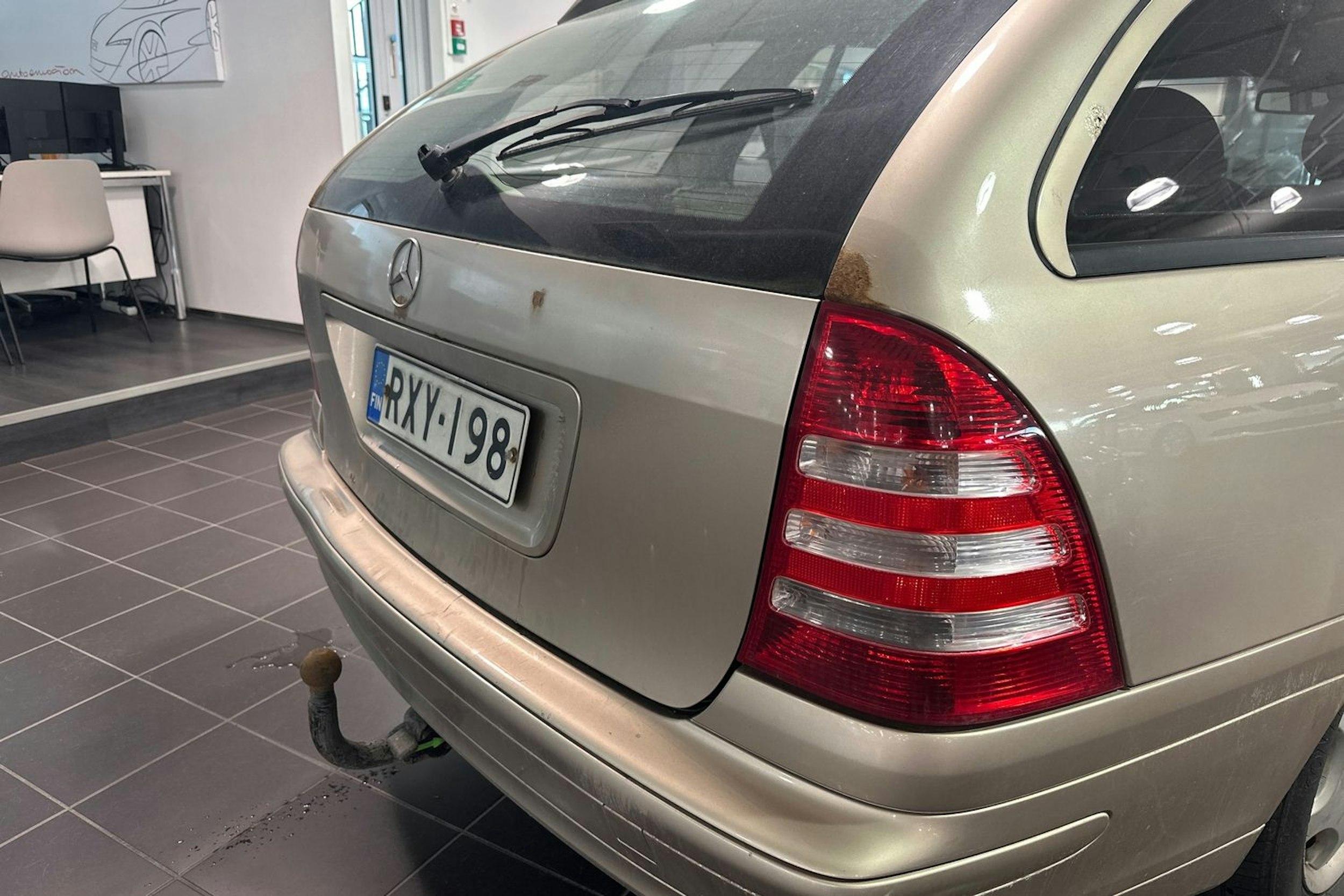 harmaa Mercedes-Benz C 2004 kuva 28.