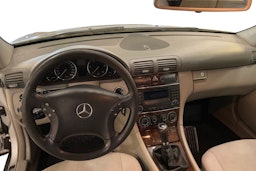 Harmaa Mercedes-Benz C 2005 kuva 9.