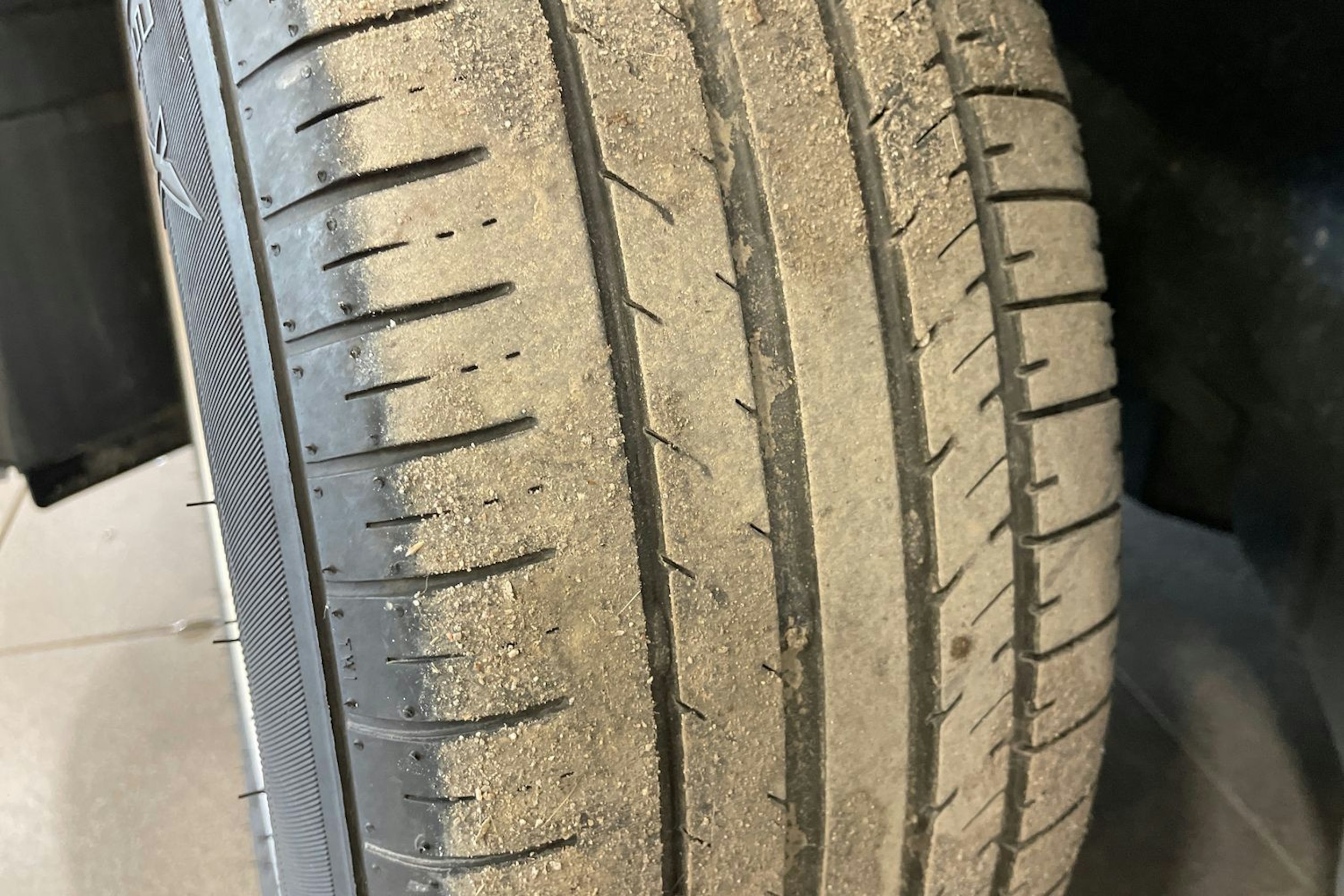 Harmaa Mercedes-Benz C 2005 kuva 13.